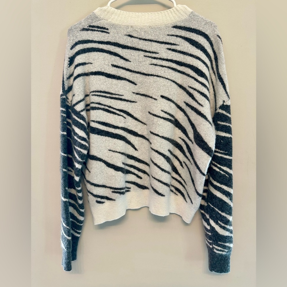 Rails Black And White Zebra Pattern Sweater Small - image 4